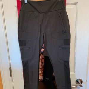 Athleta Cargo leggings